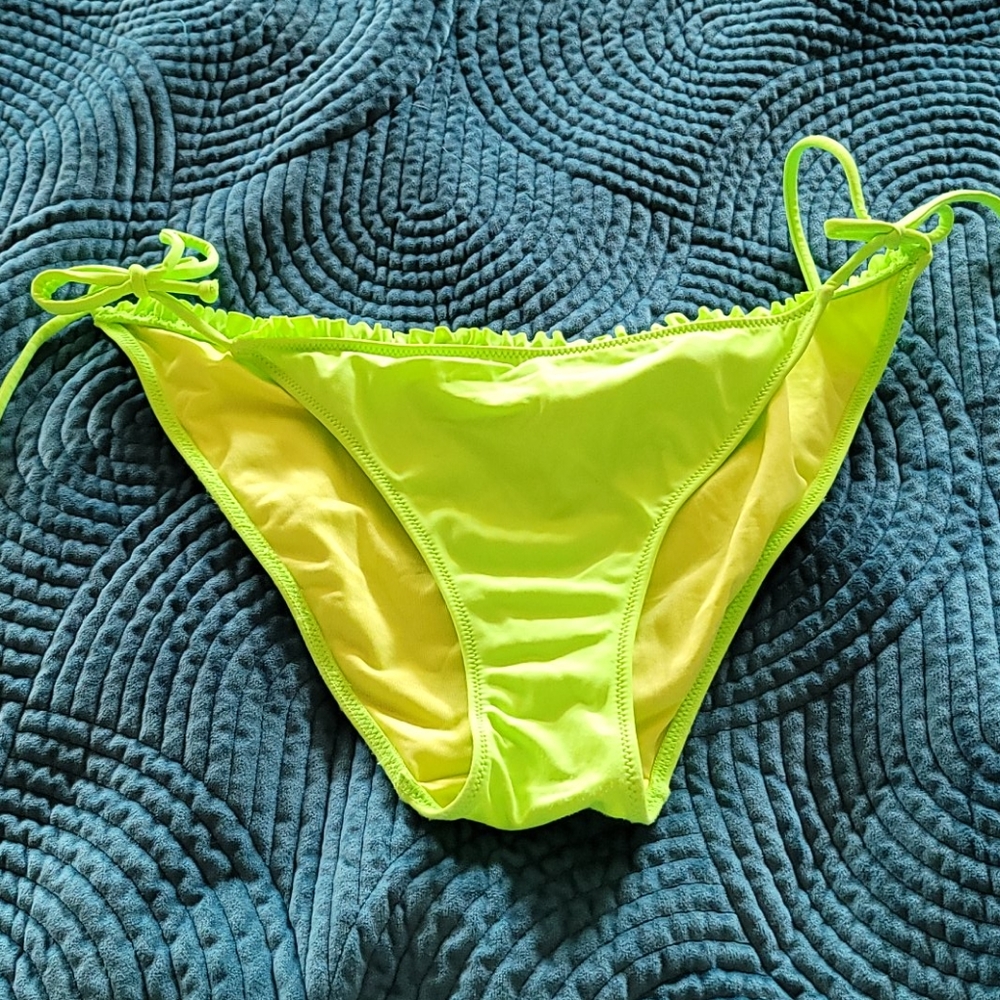 Victoria Secret lime green ruched bikini bottoms M